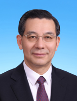        李惠東，男，回族，1962年9月生，民革黨員，研究生學(xué)歷，工學(xué)博士學(xué)位，教授。       現(xiàn)任民革中央專職副主席兼秘書長(zhǎng)，全國(guó)政協(xié)常務(wù)委員、副秘書長(zhǎng)，中國(guó)宋慶齡基金會(huì)副主席。