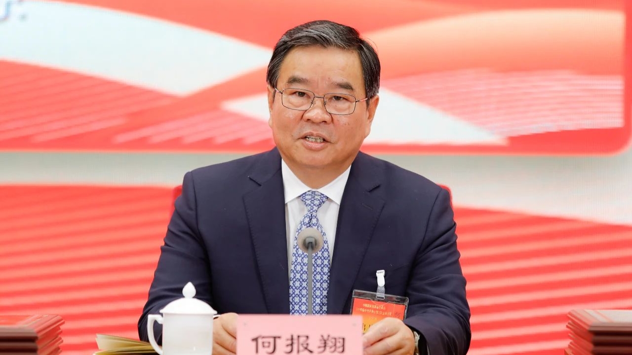 何報(bào)翔主持