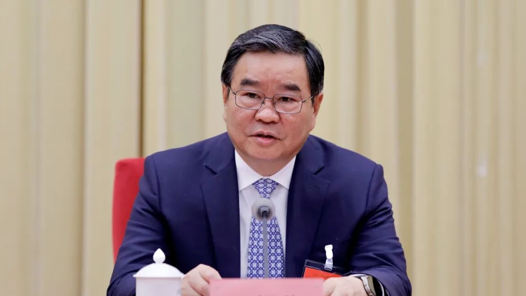 全國(guó)政協(xié)副主席、民革中央常務(wù)副主席何報(bào)翔作閉幕講話