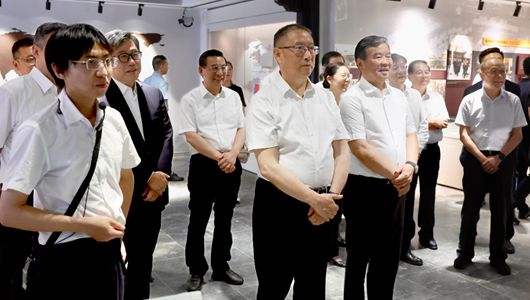 民革中央理論學(xué)習(xí)中心組在上海開展集體學(xué)習(xí)